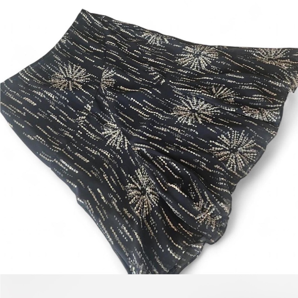 whimsical with a touch of fairy vibes Alfani silk Black Skirt size 10